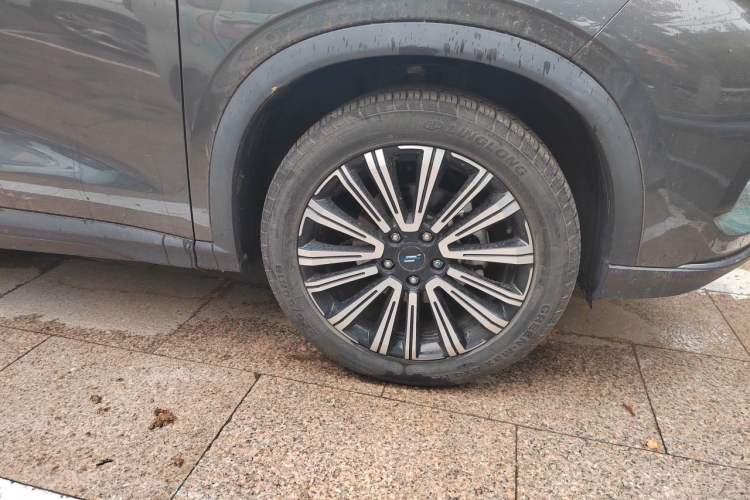 Used CHANGAN OSHAN X5 2021 1.6L CVT Luxury Model Right Front Wheel Hub