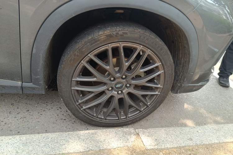 Used CHANGAN OSHAN X5 2021 1.5T DCT Flagship Edition Right Front Wheel Hub