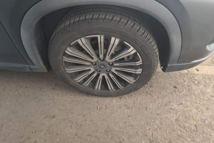 Used CHANGAN OSHAN X5 2021 1.5T DCT Prestige Edition Right Front Wheel Hub