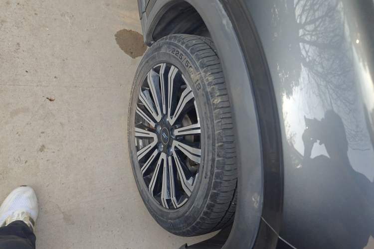 Used CHANGAN OSHAN X5 2021 1.5T DCT Luxury Edition Right Front Wheel Hub