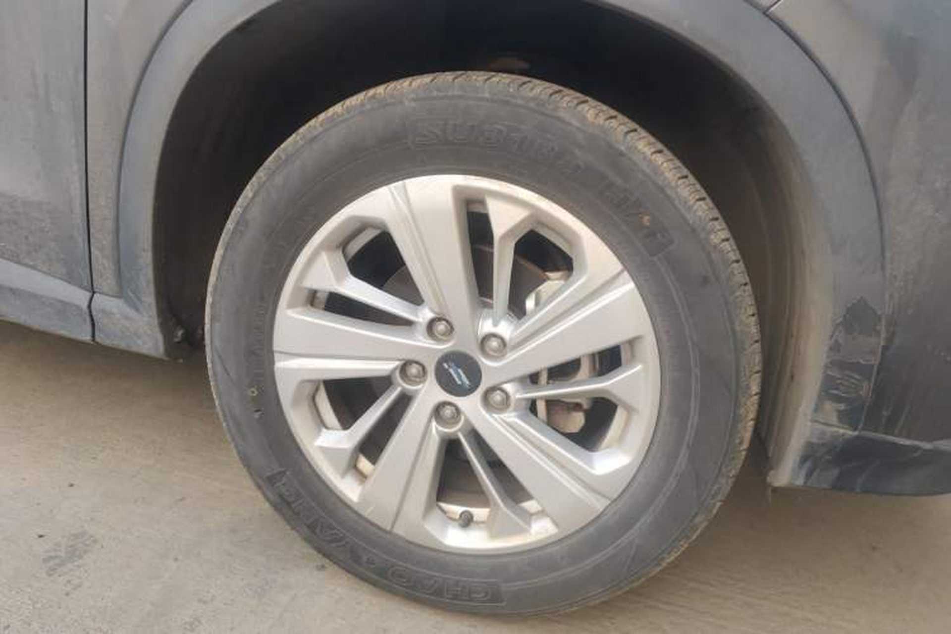 Used CHANGAN OSHAN X5 2021 Revised Version 1.6L Manual Elite Edition Right Front Wheel Hub