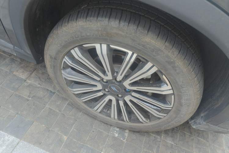 Used CHANGAN OSHAN X5 2021 Revised Version 1.5T DCT Luxury Edition Right Front Wheel Hub