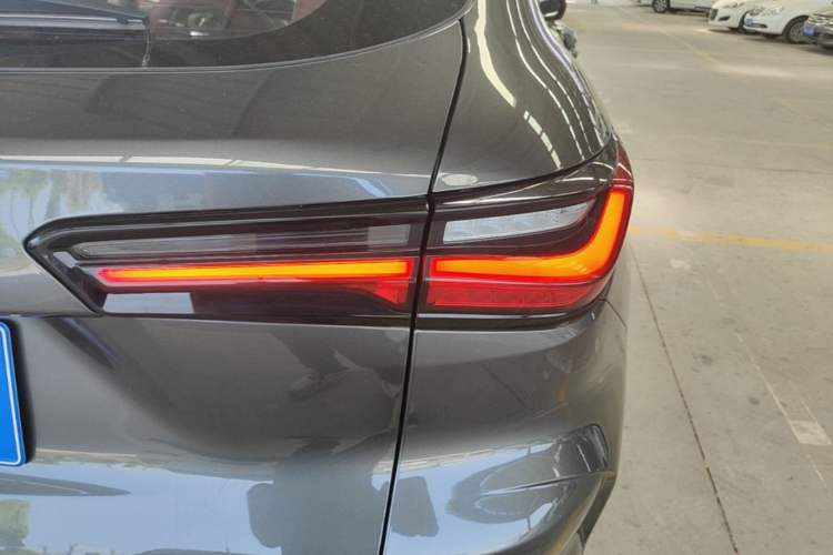 Used CHANGAN OSHAN X5 2021 1.5T DCT Flagship Edition Right Rear Taillight
