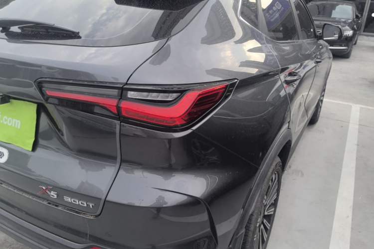 Used CHANGAN OSHAN X5 2021 Revised Version 1.5T DCT Luxury Edition Right Rear Taillight
