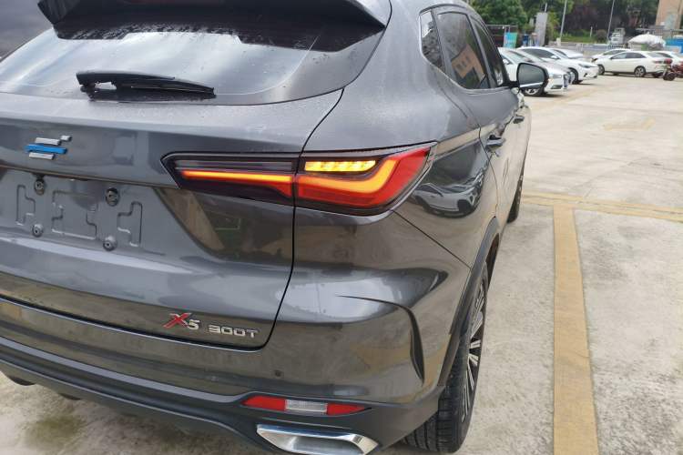 Used CHANGAN OSHAN X5 2021 1.5T DCT Prestige Edition Right Rear Taillight