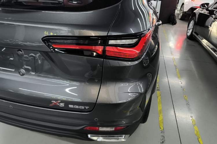 Used CHANGAN OSHAN X5 2021 1.5T DCT Prestige Edition Right Rear Taillight