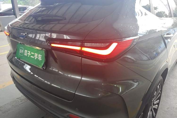Used CHANGAN OSHAN X5 2021 1.5T DCT Prestige Edition Right Rear Taillight