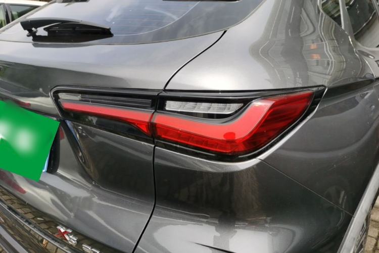Used CHANGAN OSHAN X5 2021 1.5T DCT Prestige Edition Right Rear Taillight