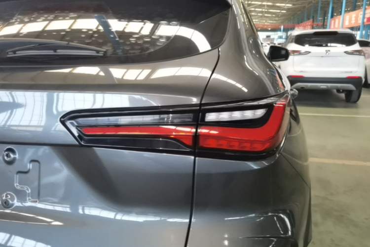 Used CHANGAN OSHAN X5 2021 1.5T DCT Prestige Edition Right Rear Taillight