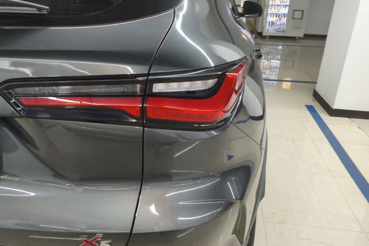 Used CHANGAN OSHAN X5 2021 1.6L CVT Luxury Model Right Rear Taillight