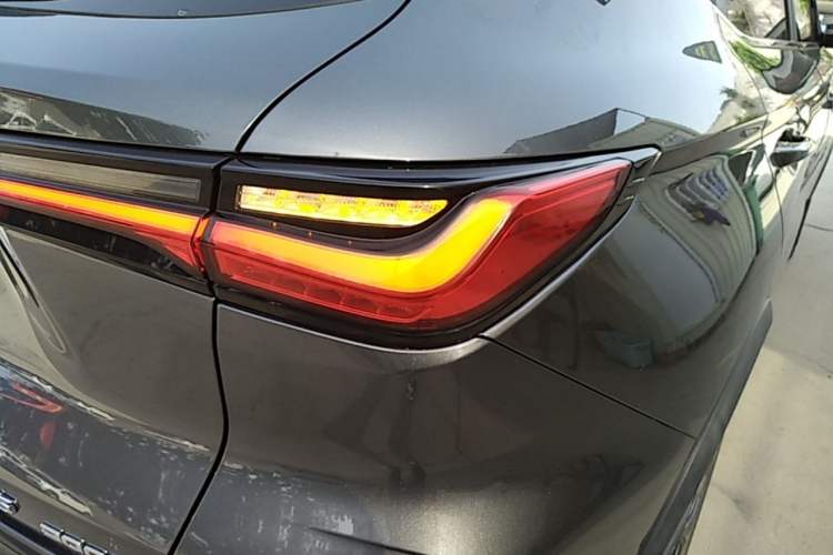 Used CHANGAN OSHAN X5 2021 1.5T DCT Flagship Edition Right Rear Taillight