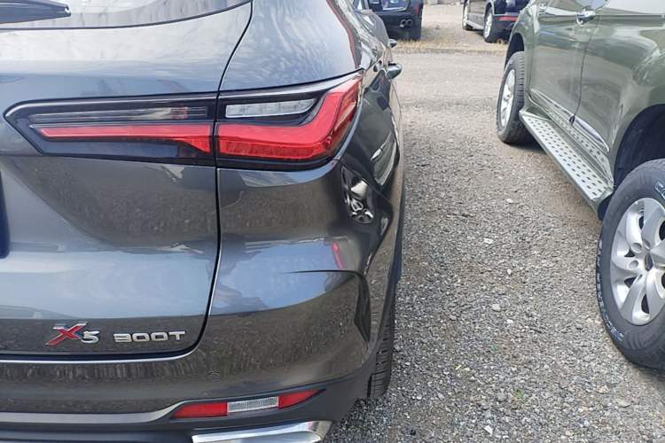 Used CHANGAN OSHAN X5 2021 1.5T DCT Prestige Edition Right Rear Taillight