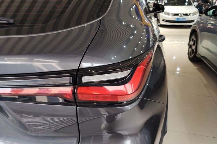 Used CHANGAN OSHAN X5 2021 1.5T DCT Prestige Edition Right Rear Taillight