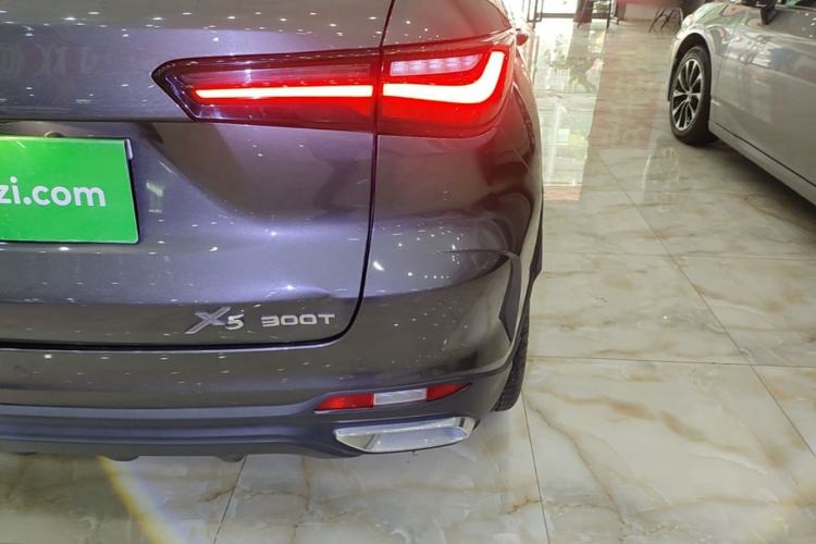 Used CHANGAN OSHAN X5 2021 1.5T DCT Prestige Edition Right Rear Taillight