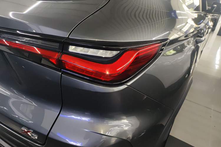 Used CHANGAN OSHAN X5 2021 1.6L CVT Luxury Model Right Rear Taillight
