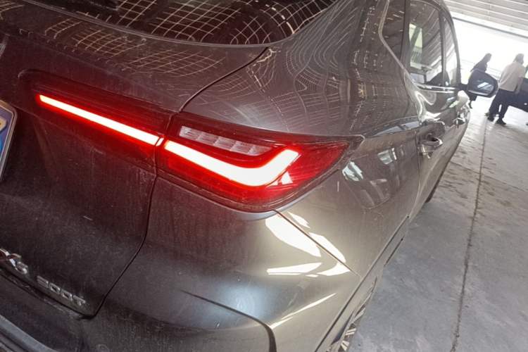 Used CHANGAN OSHAN X5 2021 1.5T DCT Prestige Edition Right Rear Taillight