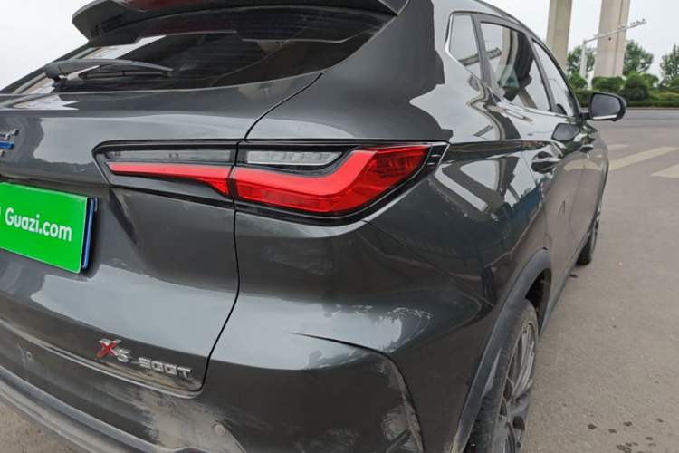 Used CHANGAN OSHAN X5 2021 1.5T DCT Flagship Edition Right Rear Taillight