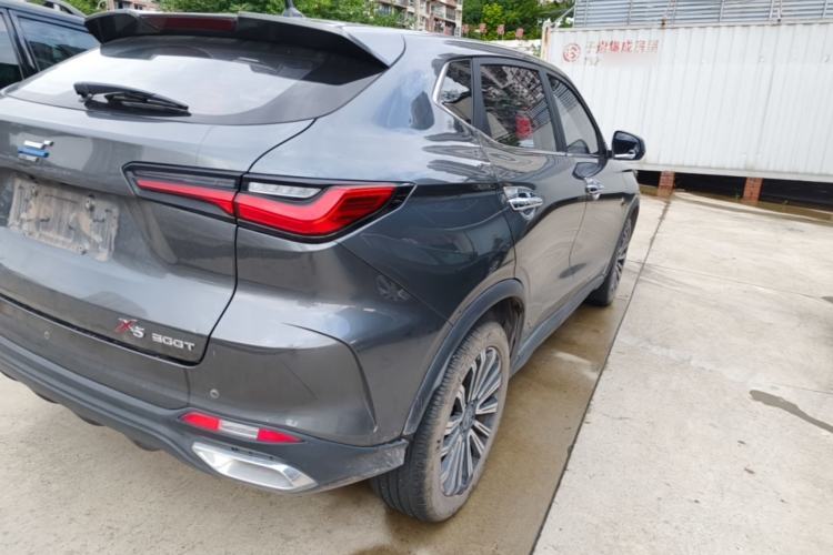 Used CHANGAN OSHAN X5 2021 1.5T DCT Prestige Edition Right Rear Taillight