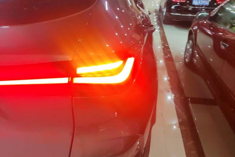 Used CHANGAN OSHAN X5 2021 1.5T DCT Flagship Edition Right Rear Taillight