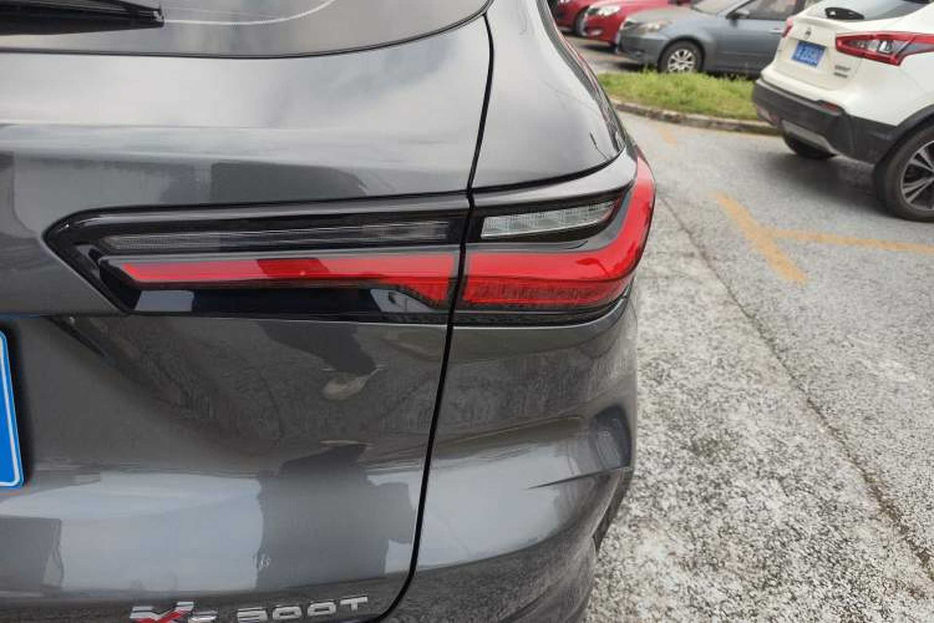 Used CHANGAN OSHAN X5 2021 1.5T DCT Prestige Edition Right Rear Taillight