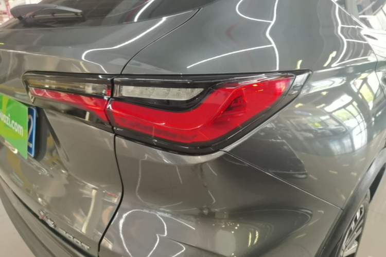Used CHANGAN OSHAN X5 2021 1.5T DCT Prestige Edition Right Rear Taillight