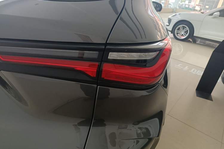 Used CHANGAN OSHAN X5 2021 1.6L CVT Luxury Model Right Rear Taillight