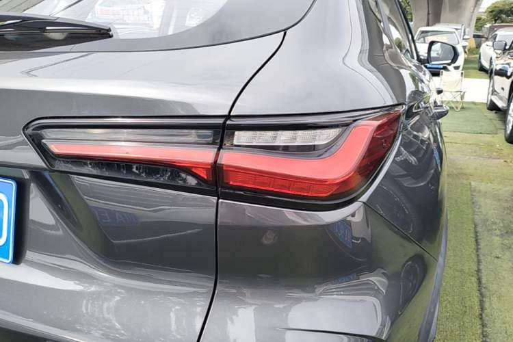 Used CHANGAN OSHAN X5 2021 1.5T DCT Flagship Edition Right Rear Taillight
