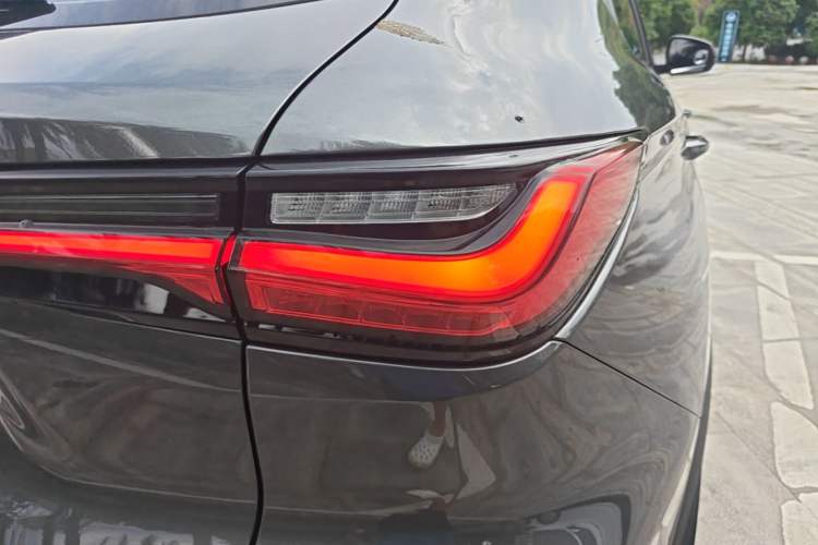 Used CHANGAN OSHAN X5 2021 1.5T DCT Prestige Edition Right Rear Taillight
