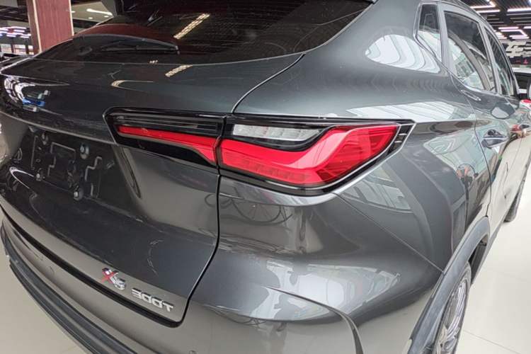 Used CHANGAN OSHAN X5 2021 1.5T DCT Flagship Edition Right Rear Taillight