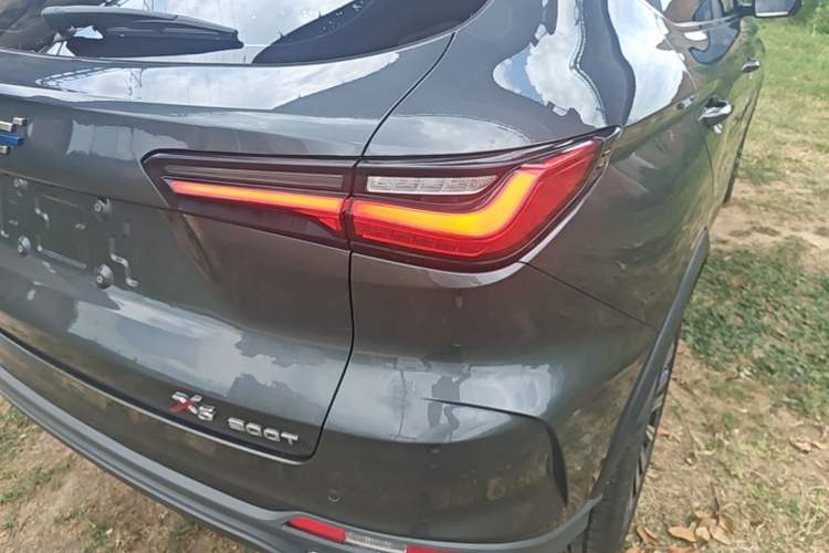 Used CHANGAN OSHAN X5 2021 Revised Version 1.5T DCT Luxury Edition Right Rear Taillight
