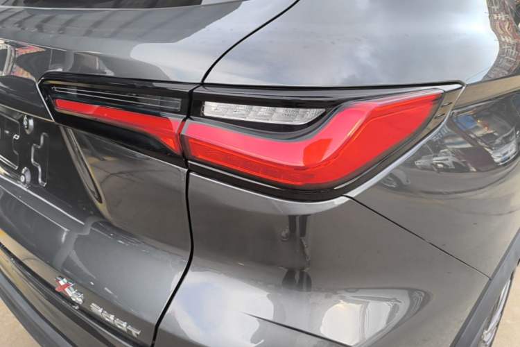 Used CHANGAN OSHAN X5 2021 1.5T DCT Flagship Edition Right Rear Taillight