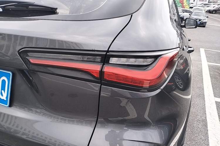 Used CHANGAN OSHAN X5 2021 Revised Version 1.5T DCT Luxury Edition Right Rear Taillight