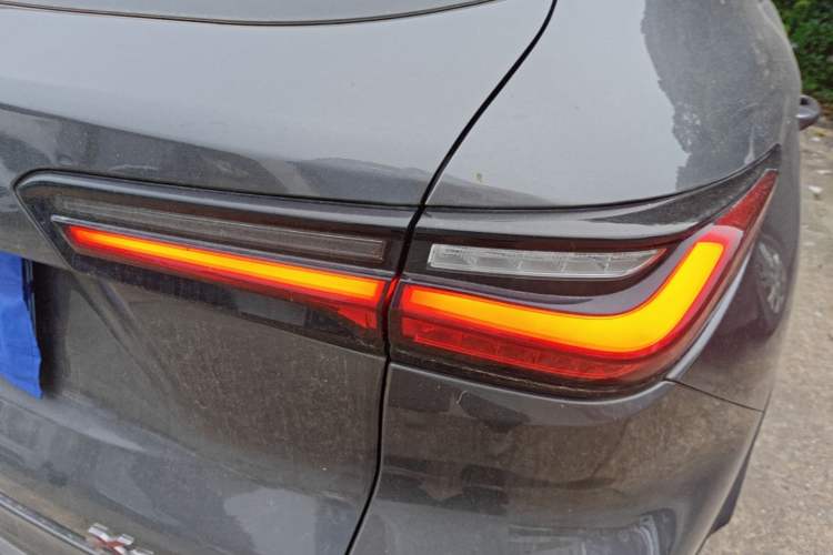 Used CHANGAN OSHAN X5 2021 1.5T DCT Prestige Edition Right Rear Taillight