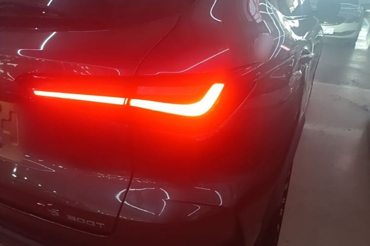 Used CHANGAN OSHAN X5 2021 1.5T DCT Prestige Edition Right Rear Taillight