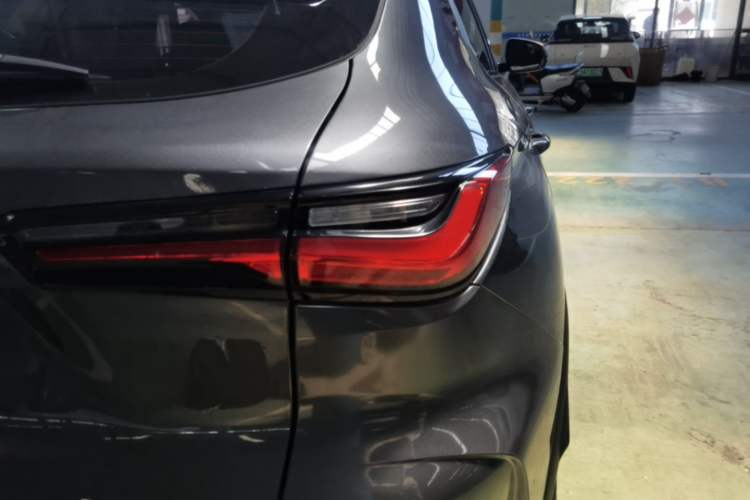 Used CHANGAN OSHAN X5 2021 1.6L CVT Luxury Model Right Rear Taillight
