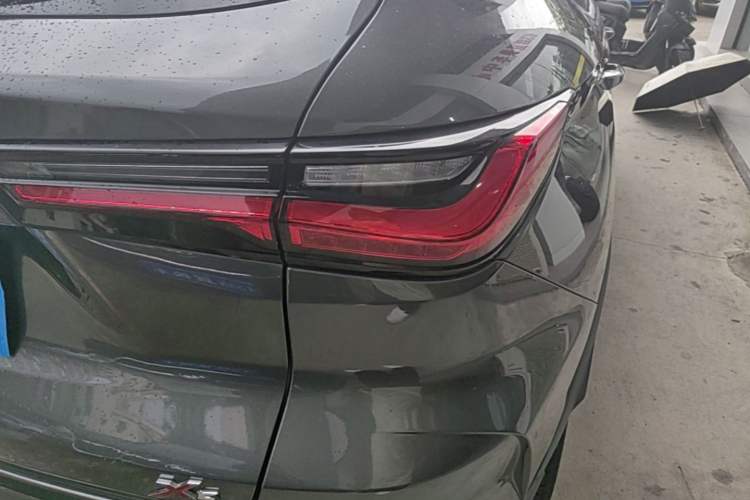 Used CHANGAN OSHAN X5 2021 1.6L CVT Luxury Version Right Rear Taillight