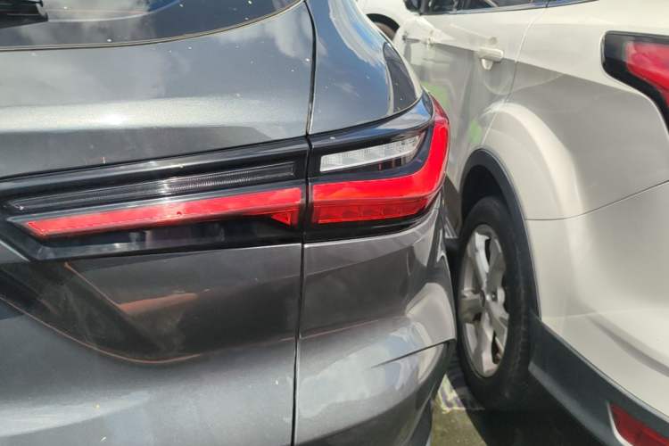 Used CHANGAN OSHAN X5 2021 1.5T DCT Flagship Edition Right Rear Taillight
