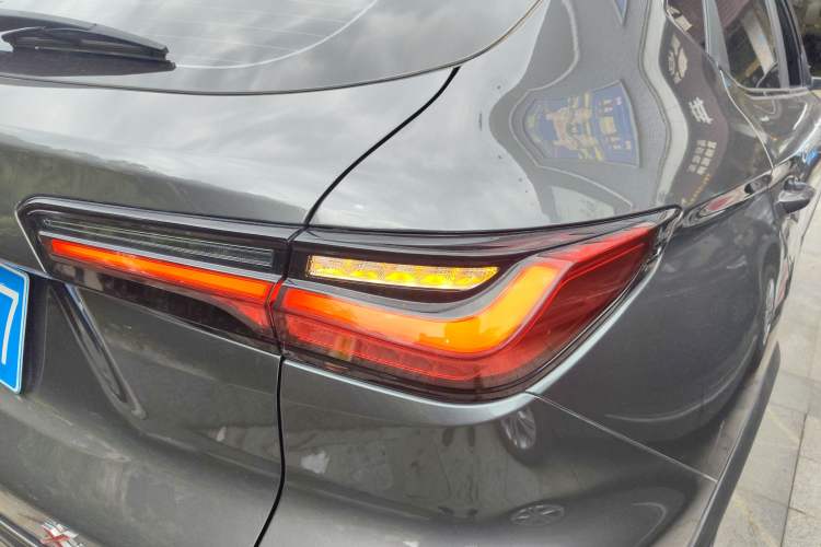 Used CHANGAN OSHAN X5 2021 1.5T DCT Prestige Edition Right Rear Taillight