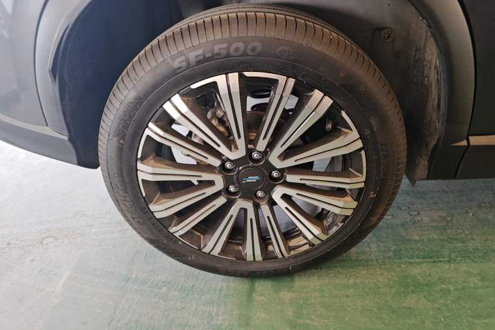 Used CHANGAN OSHAN X5 2021 1.5T DCT Prestige Edition Right Rear Wheel Hub