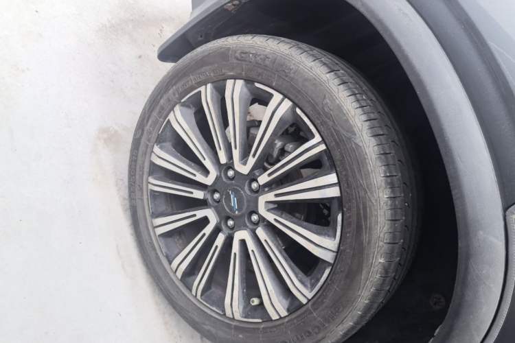 Used CHANGAN OSHAN X5 2021 Revised Version 1.5T DCT Luxury Edition Right Rear Wheel Hub