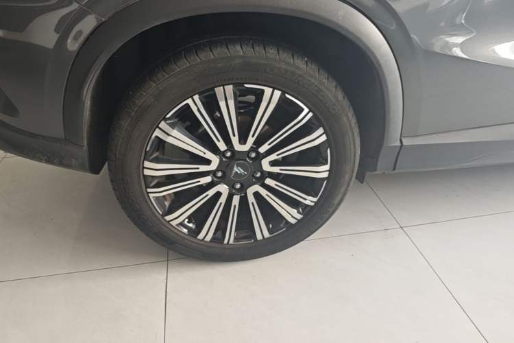 Used CHANGAN OSHAN X5 2021 1.6L CVT Flagship Model Right Rear Wheel Hub