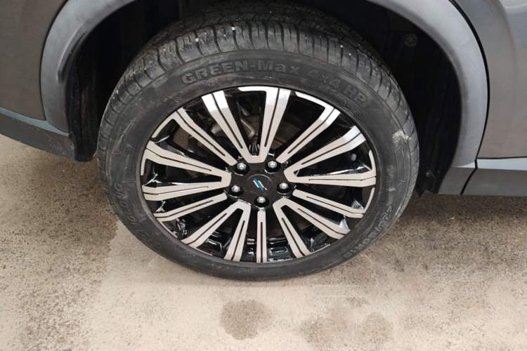 Used CHANGAN OSHAN X5 2021 1.6L CVT Luxury Model Right Rear Wheel Hub