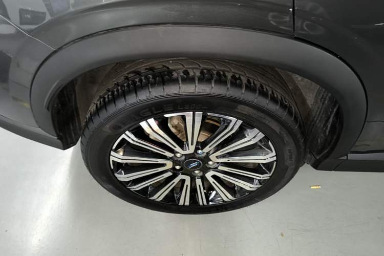 Used CHANGAN OSHAN X5 2021 1.5T DCT Prestige Edition Right Rear Wheel Hub