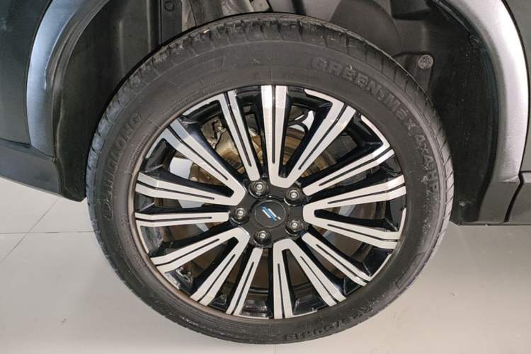Used CHANGAN OSHAN X5 2021 Revised Version 1.5T DCT Luxury Edition Right Rear Wheel Hub