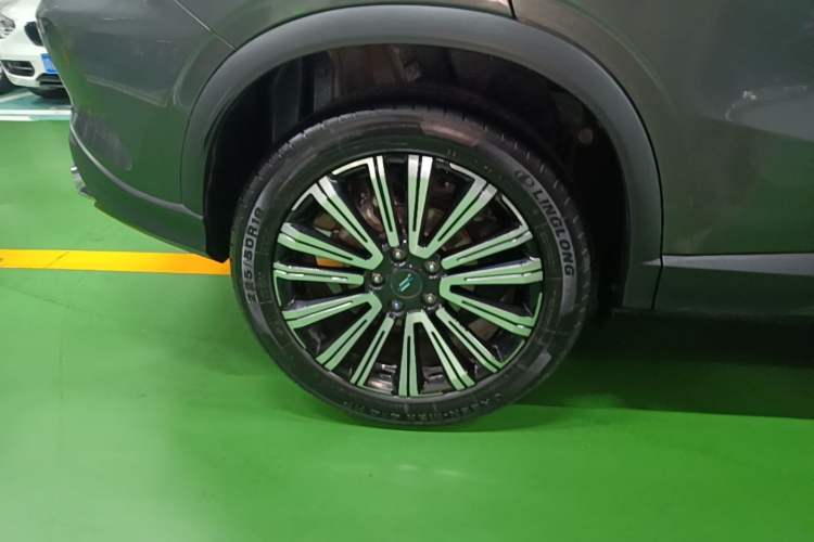 Used CHANGAN OSHAN X5 2021 Revised Version 1.5T DCT Luxury Edition Right Rear Wheel Hub