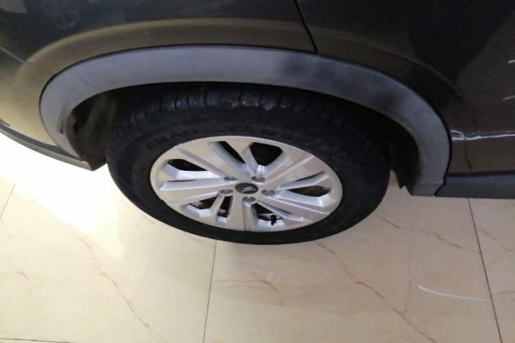 Used CHANGAN OSHAN X5 2021 Revised Version 1.6L CVT Luxury Edition Right Rear Wheel Hub