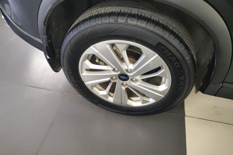Used CHANGAN OSHAN X5 2021 1.6L CVT Luxury Model Right Rear Wheel Hub