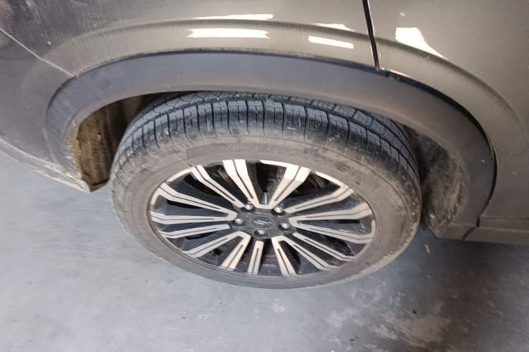 Used CHANGAN OSHAN X5 2021 1.5T DCT Prestige Edition Right Rear Wheel Hub