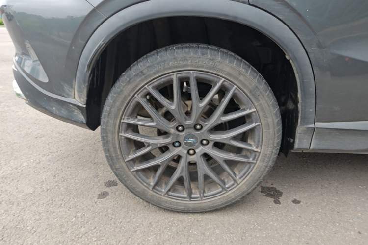 Used CHANGAN OSHAN X5 2021 1.5T DCT Flagship Edition Right Rear Wheel Hub