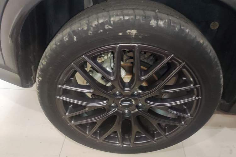 Used CHANGAN OSHAN X5 2021 1.5T DCT Flagship Edition Right Rear Wheel Hub